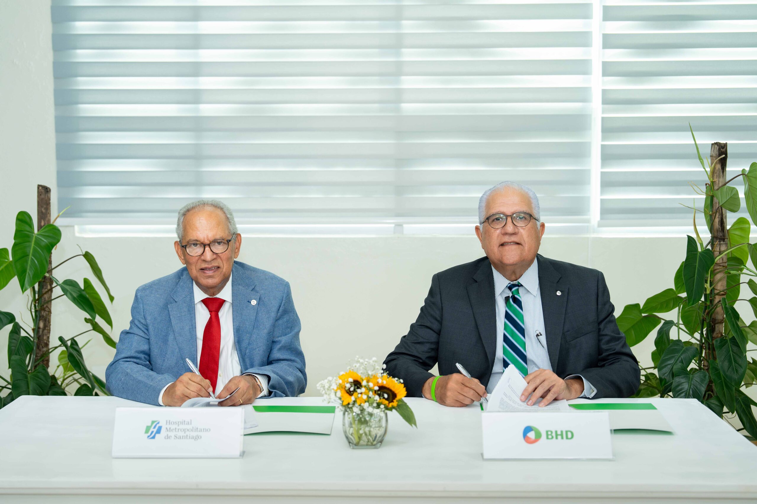 Doctor Rafael Sánchez Español y Sr. Luis Lembert