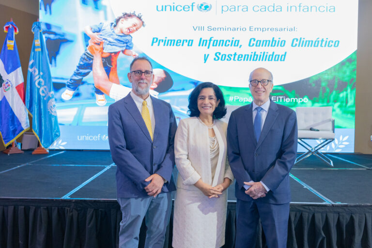 Foto Principal. Adrián Cerezo, Anyoli Sanabria y Max Puig