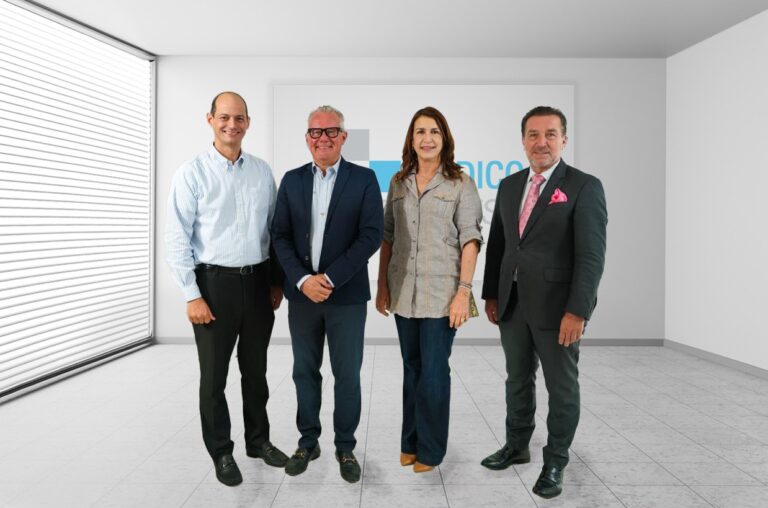 FOTO Alejandro Cambiaso, Andrea Maggioni, Greisy Concepción y Francesco Fino