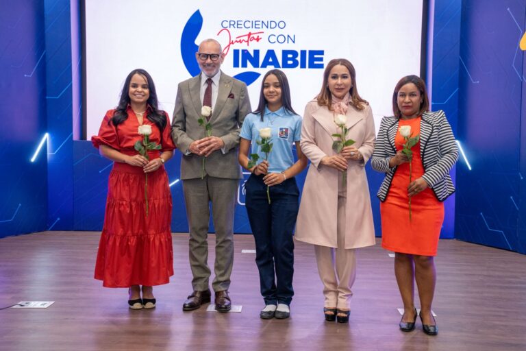 INABIE MUJER (2)
