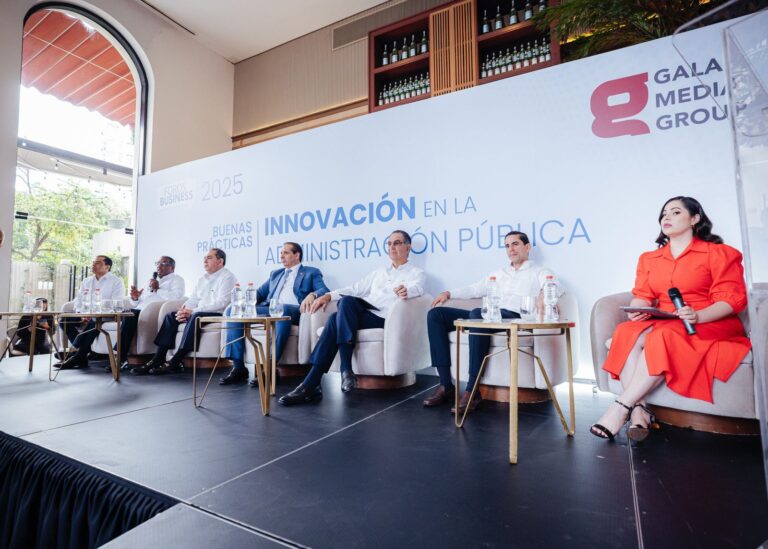 Foros Business reúne a representantes de instituciones públicas en conversatorio sobre salud e innovación (4)