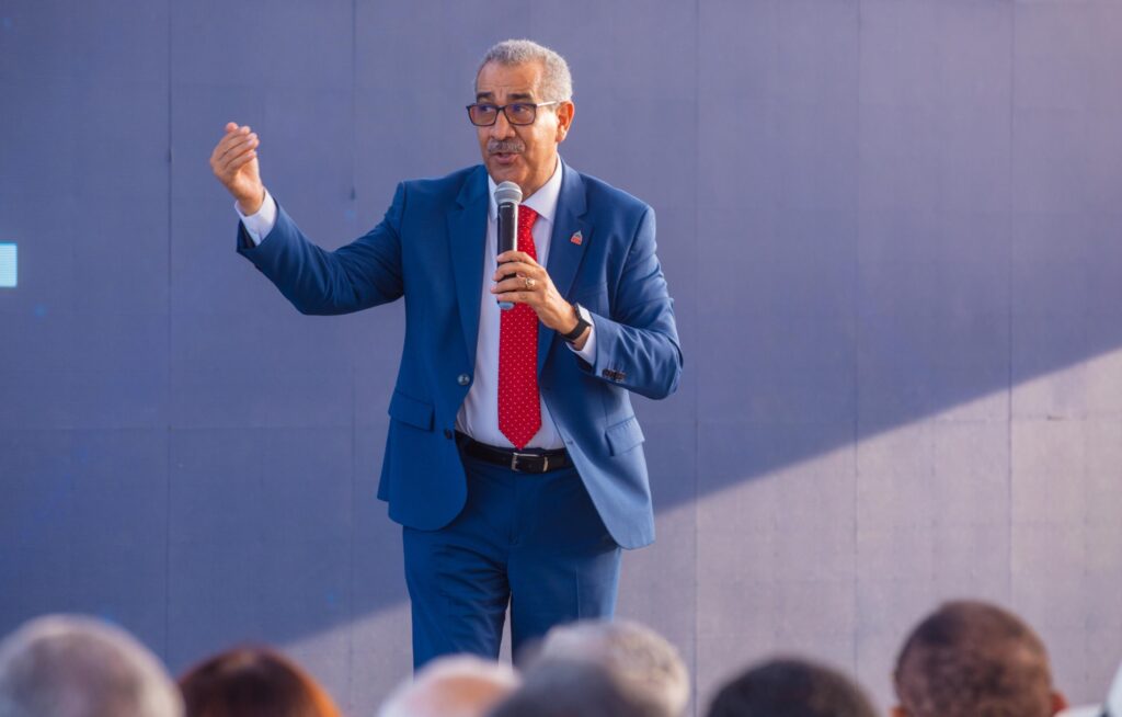 director de alto costo