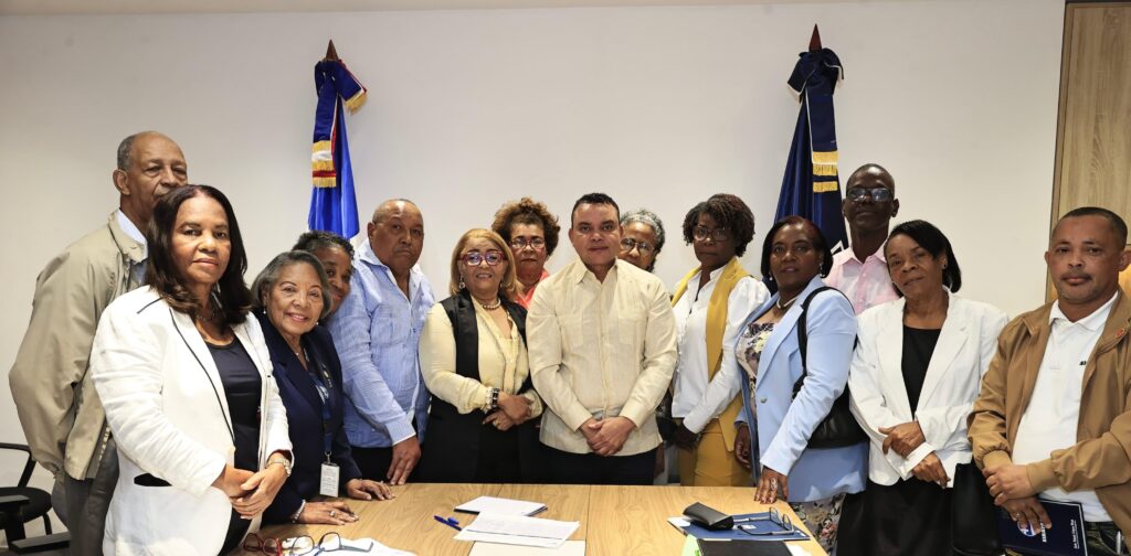 Landrón con enfermeras