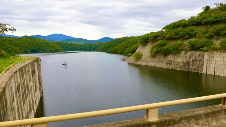 Abinader-supervisa-niveles-de-presas-de-Hatillo-Moncion-Taveras-y-Rincon-ante-el-paso-del-huracan-Melissa-1300x732