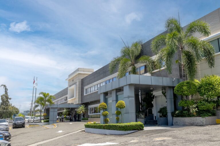 Fachada-Ministerio-de-Hacienda-y-Economia