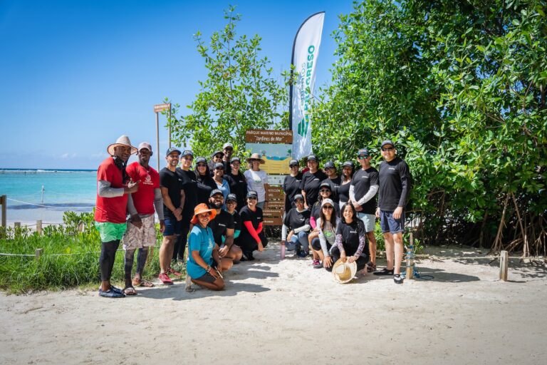 Voluntarios Cementos Progreso y Colaboradores Fundación verde profundo 1