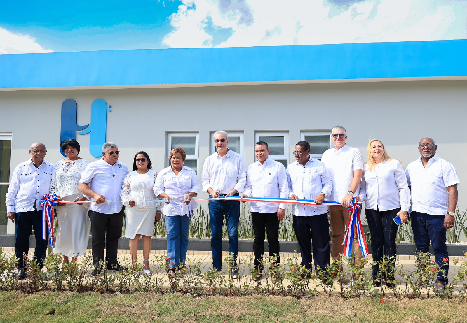 Presidente Abinader entrega Hospital Municipal Hacienda Estrella